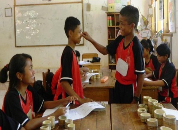 Tingkatkan Kemampuan Speaking Siswa Dengan Permainan Rakyat